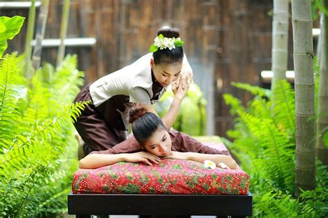 Fah Lanna Spa & Massage .